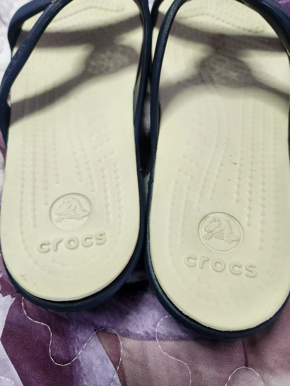 Crocs Sanrah Beveled Circle Wedge Sandals Size 7